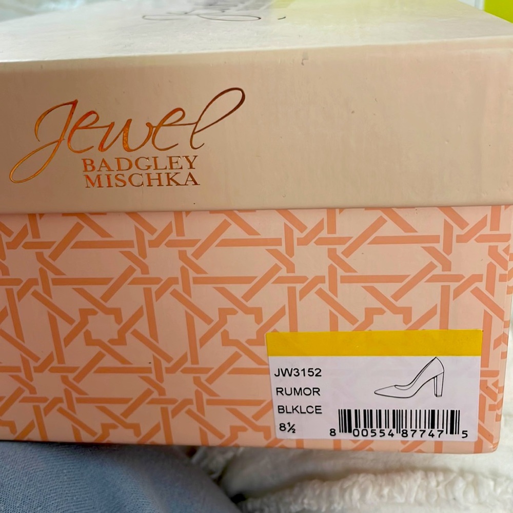 Jewel Badgley Mischka
